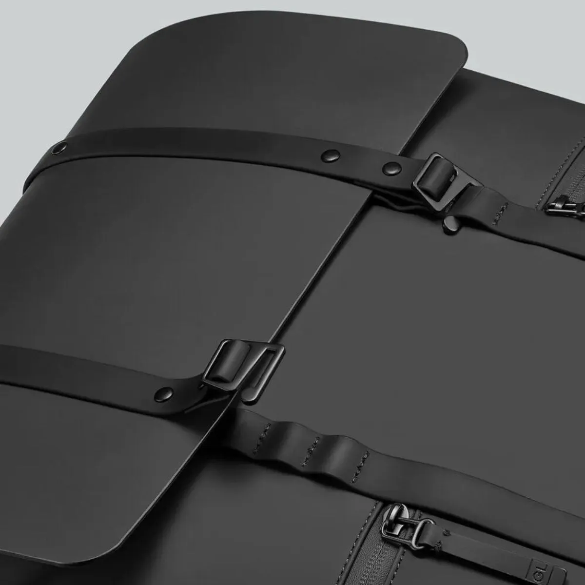 Gaston Luga Splash 2.0 16" in Black