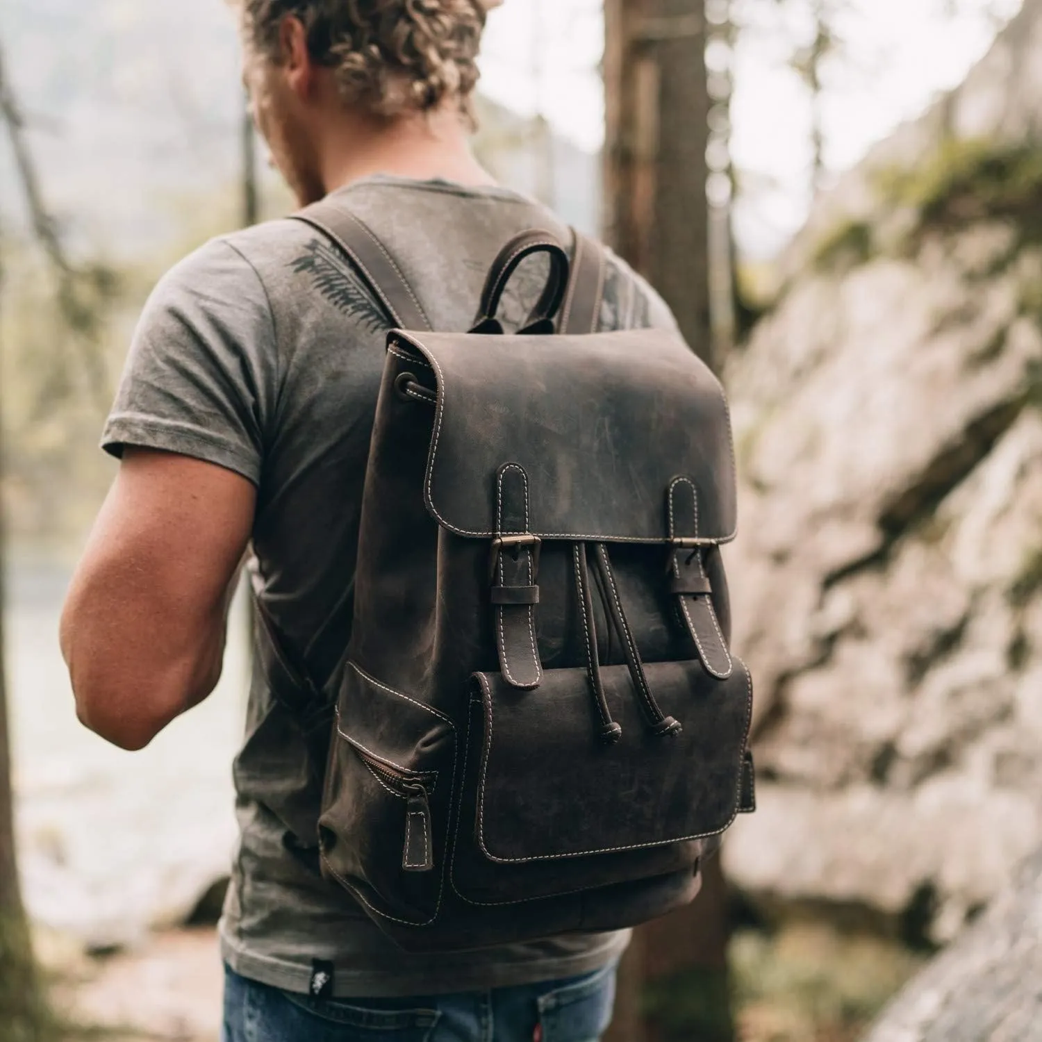 MegaGear Valley Leather Backpack, Chestnut, Large