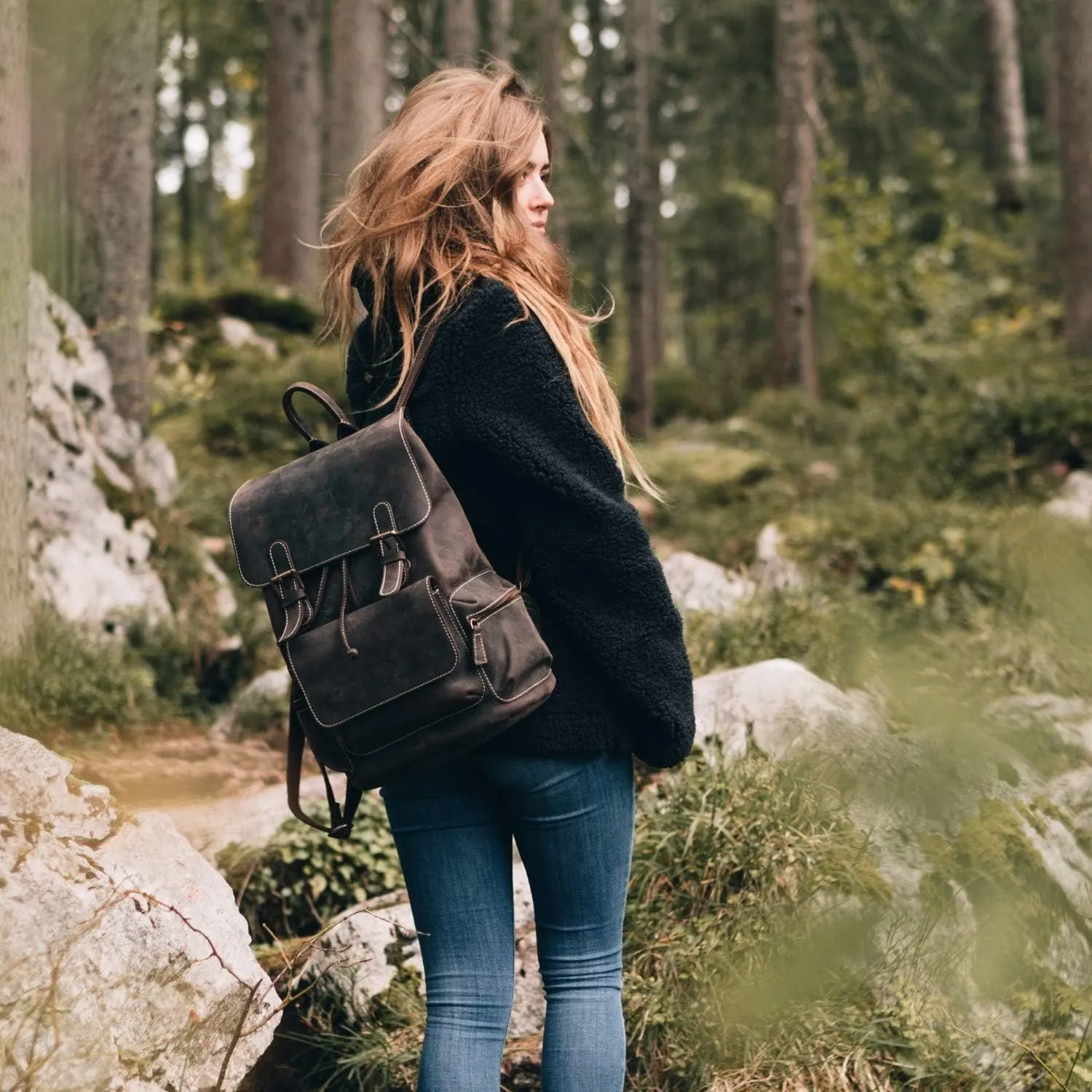MegaGear Valley Leather Backpack, Chestnut, Large